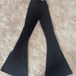 Aerie offline Black Flared Leggings size small cross band waist